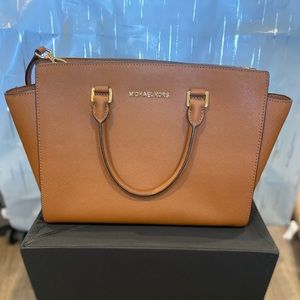Michael Kors Selma Large Brown Leather Bag